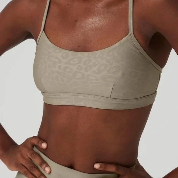 NWT - Alo Yoga Airlift Set ( Intrigue bra/ Leggings )in Leopard gravel XS/S